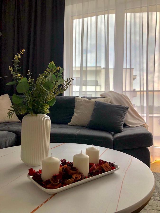 Apartaments Airport Okecie Premium Warszawa Exteriör bild