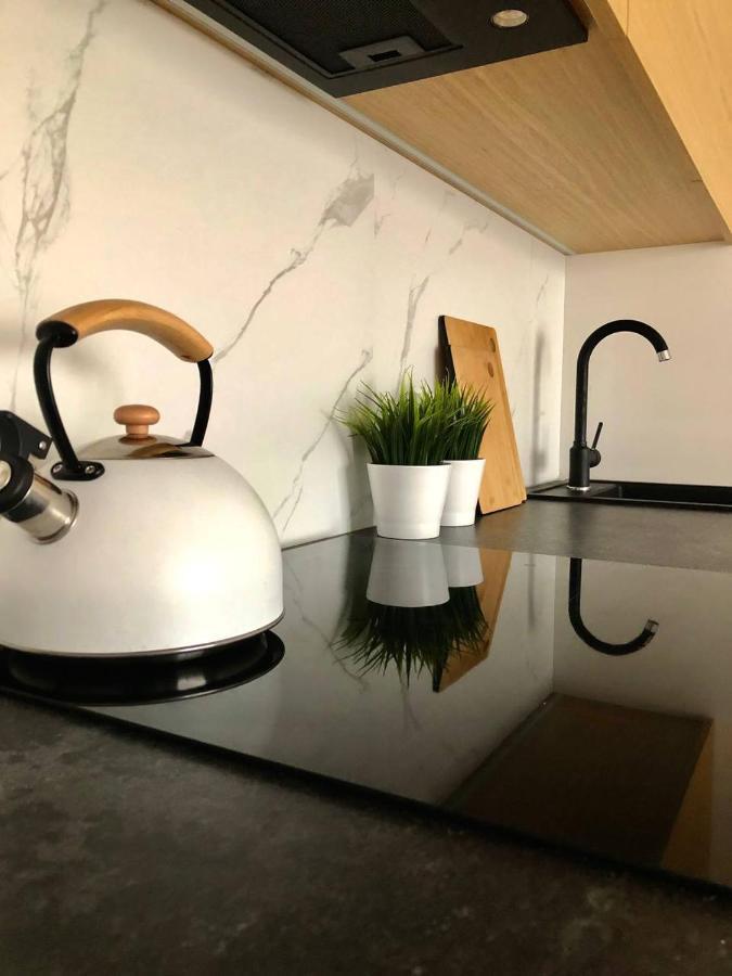 Apartaments Airport Okecie Premium Warszawa Exteriör bild