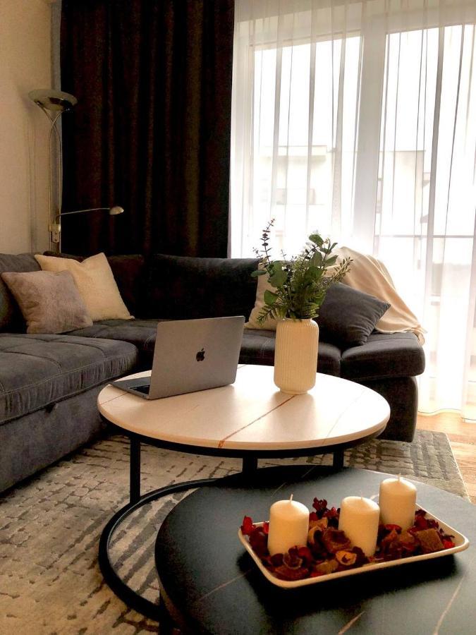 Apartaments Airport Okecie Premium Warszawa Exteriör bild